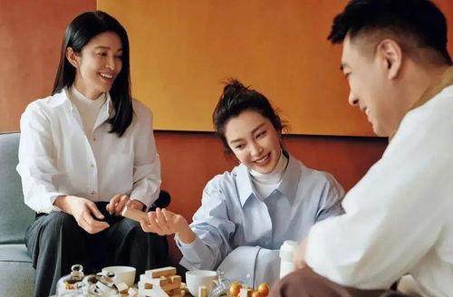 为了吃瓜自己进娱乐圈,我的跨界之旅